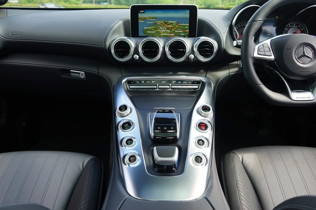 Virtual Mirrors and Video Games? No thanks! Seven Tech Features For Cars That We Really&nbsp;Want
