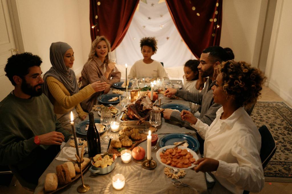 Ten Surefire Holiday Conversation Starters That Calm Things&nbsp;Down