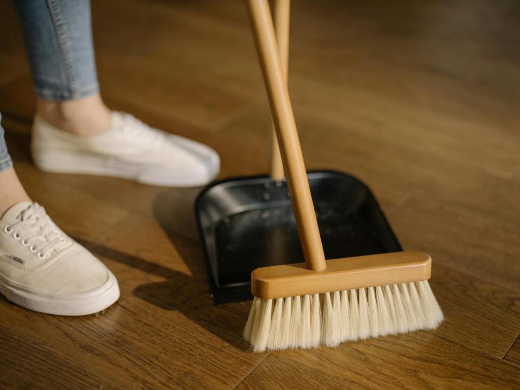 House Cleaning Tips For Men: What To Do and Not&nbsp;Do!